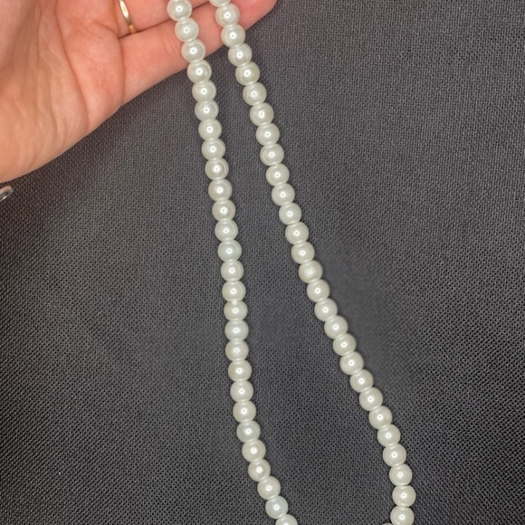 Elegant White Pearl Necklace X2 - Picture 1 of 3